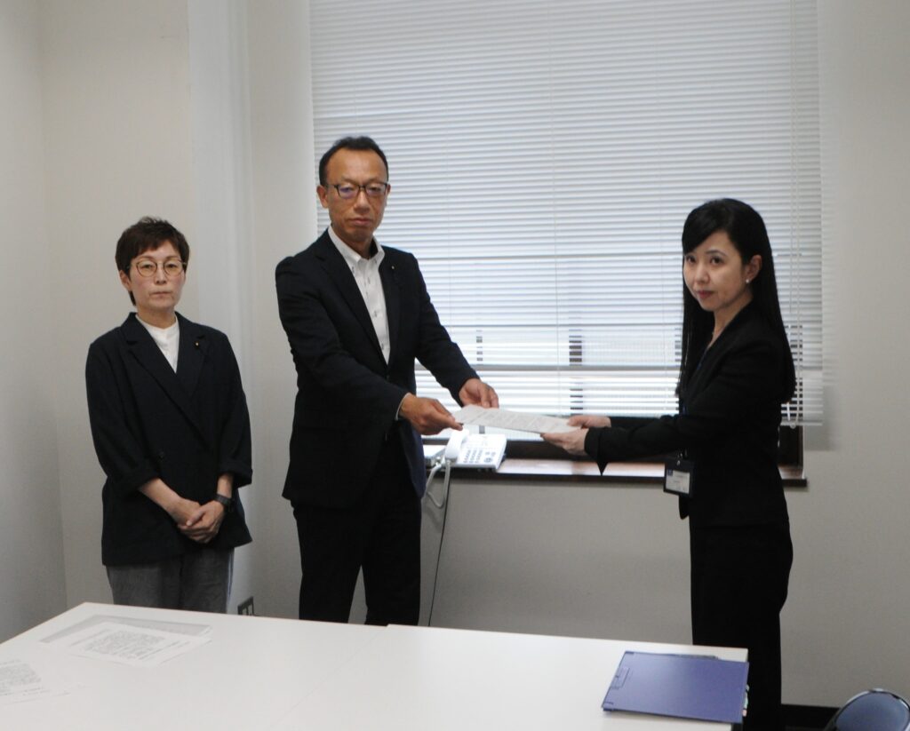 【中東情勢の暮らしへの影響】 緊急の対策を求めて山梨県と政府に続けて要請 - 名取泰 公式ホームページ DSC 0508 2_名取やすし